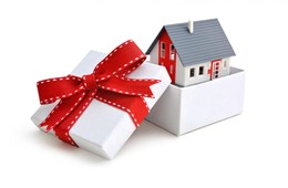 Trẻ em có thể đứng tên sổ đỏ khi được tặng cho nhà, đất hay không?