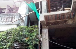 Làm thế nào khi hàng xóm xây công trình gây hư hại đến nhà mình?