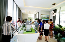 Thời buổi người khôn của khó, môi giới tung đủ chiêu tìm khách mua nhà