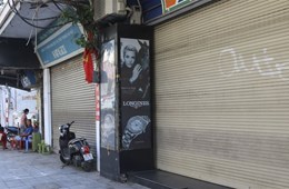 Covid-19 khiến chủ nhà phố cổ “xuống nước” với khách thuê