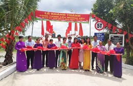 CLB Bất động sản TP.HCM khánh thành cầu Mương Sậy tặng người dân Đồng Tháp