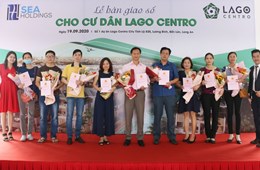 SeaHoldings bàn giao sổ đỏ cho cư dân Lago Centro