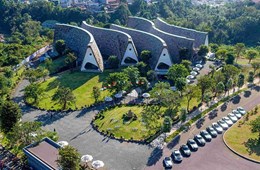 Thành phố Cà phê - văn hóa bản địa hòa cùng kiến trúc chữa lành