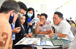 Nhà đầu tư đang tìm đến bất động sản để “găm giữ” tiền sau Tết?
