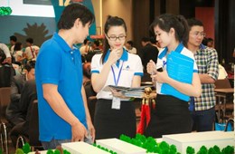Môi giới bất động sản chốt “cọc” liên tục