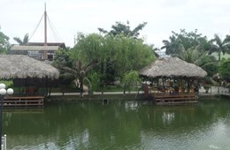 Khu sinh thái giữa lòng Thủ đô xuống cấp, vắng bóng người qua lại