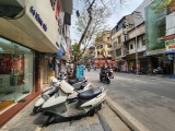 BÁN NHÀ VỊ TRÍ LÔ GÓC CỰC ĐẸP - NGÕ TO 6m, Ô TÔ 7 CHỖ VÀO NHÀ, CÁCH PHỐ LỚN 30m, CÁCH HỒ 70m, Ở,