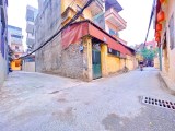 Nhỉnh 7 tỷ. An Dương Vương, Tây Hồ. 100 m2; 3 tầng; MT9m; Phương