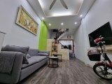 Bán nhà siêu đẹp, Lạc Long Quân, Cầu Giấy 40m, 4 tầng, nhà đep ở ngay, giá  5 tỷ 3.