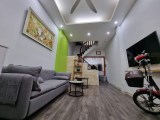 LẠC LONG QUÂN, DT40M x 4 TẦNG, NHỈNH 5 TỶ, GẦN PHỐ, Ô TÔ ĐỖ CỬA, LH :0878679666