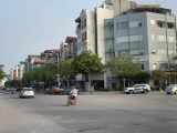 BÁN ngôi nhà bên PHỐ NGUYỄN VĂN CỪ - LONG BIÊN trước mặt RỘNG 8.4 - giá chỉ ĐẦU TƯ  56,5 tỷ DIỆN