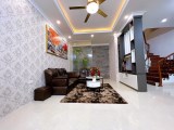 Bán nhà phố Hoàng Văn Thái. 40m2. 5T. MT 6.2m. Hơn 5 Tỷ. Ngõ thông. Ô TÔ. KINH DOANH. 0968084286