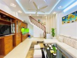 Bán Nhà Ngõ 67 Nguyễn Văn Cừ Thông Sang Ngọc Lâm, Long Biên, 5T, 35m2 chỉ 3,55 tỷ