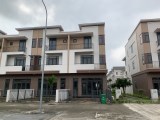 SiÊu HiẾm bán GẤP Shophouse căn góc 2 mặt thoáng đường 26m tại Centa City giá chỉ 7,x tỷ