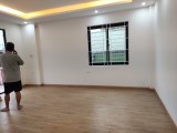 Bán nhà Văn Chương, Khâm Thiên gần Hồ Linh Quang, Đống Đa 42 m2 x 5 t có sân giá 5,2 tỷ