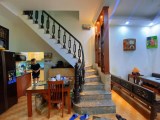 BÁN NHÀ MAI MAI DICH , CẦU GIẤY- PHÂN LÔ- Ô TÔ-NHÀ DÂN XÂY. DT 40M2 X 4 TẦNG. MT 4 MÉT. SỔ ĐỎ VUÔNG