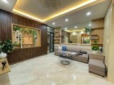 CẦN VỐN  BÁN GẤP NHÀ PHỐ NGỌC LÂM,  Ô TÔ VÀO NHÀ  TẶNG NỘI THẤT .