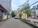 BÁN NHÀ PHỐ  GIA QUẤT LÔ GÓC DT60 M  GIÁ 5.8  TỶ Ô TÔ TRÁNH, HÀNG XÓM CĐ ĐƯỜNG SẮT.