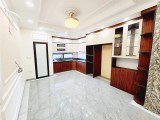 Bán nhà Trần Quốc Hoàn,41m,MT5m, KD đỉnh, ngõ thôn gô ôtô qua nhà 9.2  Tỷ.