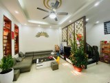 Bán nhà Lạc Long Quân 45m2, 5T, 5m, nhà đẹp, 5.5 tỷ, Cầu Giấy.