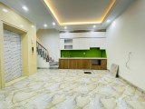 Bán nhà siêu đẹp  Lạc Long Quân, Cầu Giấy, 38m2, 6 tầng thang máy, ngõ ô tô, giá 6 tỷ 8