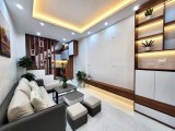 Cần bán gấp nhà 5 tầng DT 30m ngõ 139 Nguyễn Ngọc Vũ