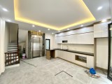 Bán ngôi nhà 39m2 Mặt phố Âu Cơ, Tây Hồ Ô tô tránh Thang máy Kinh doanh đắc địa 10.3 Tỷ