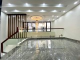 BẤN GẤP, CHỦ NGỘP, NHÀ  PHỐ NGUYỄN VĂN CỪ, DT75M, 7 TẦNG, GARA 02 Ô TÔ, THANG MÁY, TẶNG FULL NỘI