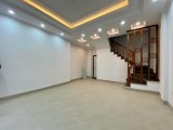Bán ngôi nhà 93m2 phố Âu Cơ, Tây Hồ Dân xây 12 ngủ Ô tô đô cổng 7 Tỷ