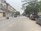 Bán nhà liền kề Văn Phú sát cổng chợ Văn La 50m2 6T MT 5.5m giá chỉ 9.x tỉ