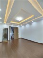 Bán nhà 95m2 phố Nghi Tàm, Tây Hồ Ngõ 2 Ô tô tránh Vỉa hè rộng Kinh doanh 9.5 Tỷ