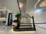 NHÀ ĐẸP PHỐ NGUYỄN VĂN CỪ- LÔ GÓC - 2 MẶT TIỀN - GA RA Ô TÔ -  NHÀ ĐẸP NHƯ KHÁCH SẠN 5*