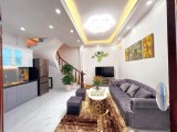 Bán gấp nhà 5T Võ Chí Công- địa điểm đang Hot – NHÀ ĐẸP – Ở NGAY
