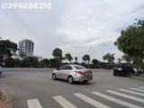Bán nhà Cổ Linh, khu TĐC 4 làn xe tránh, vỉa hẻ. Giá 18 tỷ