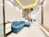 SỐC! Giảm 300 trđ, mới ở luôn, lô góc cực thoáng bán nhà Phạm Ngọc Thạch
