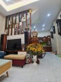 Bán nhà Hoàng Văn Thái 42m2 4 tầng kinh doanh ô tô vào nhà giá chỉ 6,3 tỷ