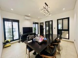 Bán nhà 72m2 phố Nghi Tàm, Tây Hồ Gara Ô tô 8 phòng Dòng tiền ổn 9.2 Tỷ