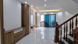 Bán nhà 82m2 phố Nguyễn Văn Cừ, Long Biên Gara 2 Ô tô tránh Vỉa hè 3m Kinh doanh đắc địa Giá 4.6 Tỷ