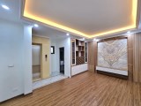 Bán nhà 81m2 phố Nguyễn Văn Cừ, Long Biên Gara 2 Ô tô phi Vỉa hè rộng Kinh doanh tốt Giá 4.7 Tỷ