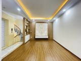 Bán nhà 85m2 phố Nguyễn Văn Cừ, Long Biên Gara Ô tô 7 chỗ Vỉa hè rộng Kinh doanh vô đối Giá 4.8 Tỷ