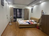 Bán nhà 81m2 phố Nguyễn Văn Cừ, Long Biên Gara Ô tô đua Thang máy Nội thất VIP 10.2 Tỷ