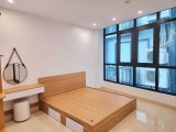 Bán nhà 81m2 phố Nguyễn Văn Cừ Gara 2 Ô tô tránh Thang máy XỊN Nội thất Cao cấp Giá 12.3 Tỷ