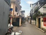 BÁN NHÀ PHỐ  GIA QUẤT DT45 M GIÁ 3 TỶ1 ,  Ô TÔ MONINH ĐỖ CỬA
