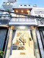 XE HƠI ĐỖ CỬA - NHÀ MỚI TINH ĐẸP LUNG LINH - FULL NỘI THẤT - CÁCH MẶT TIỀN 30M - 28M - 2 TẦNG - CHỈ