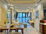 Bán căn hộ F4-114 Trung Kính, 96m2, 3pn, nhà rất đẹp, hướng mát