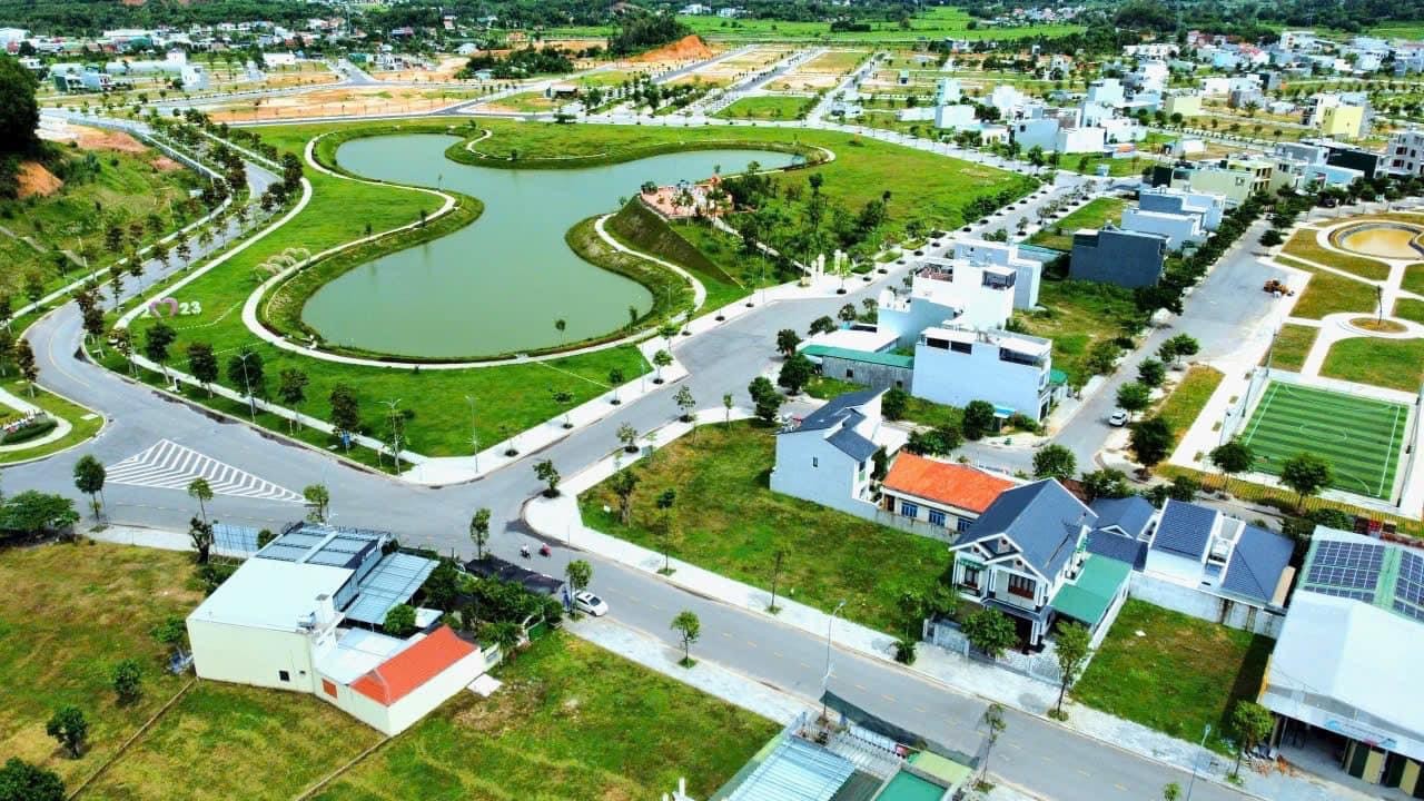 Giới thượng lưu mê đắm tòa tháp ngắm pháo hoa đẹp bậc nhất Đà thành