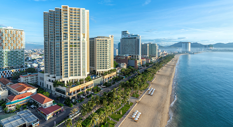 Giới thượng lưu mê đắm tòa tháp ngắm pháo hoa đẹp bậc nhất Đà thành